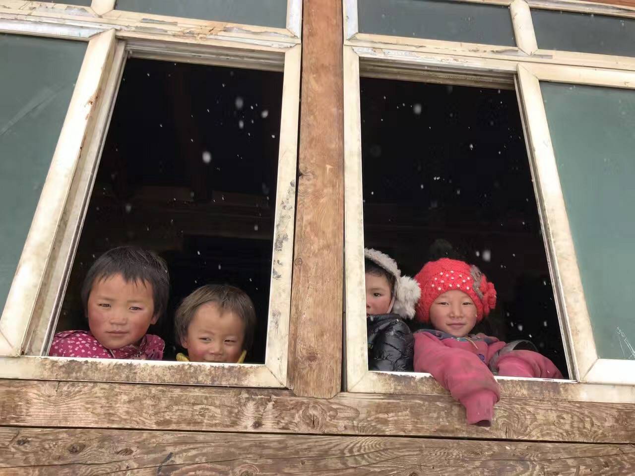 宁波贤宇美术教育培训有限公司公益回顾丨家国同欢月同圆 温暖满载甘孜州(图9) 宁波贤宇美术教育培训有限公司公益回顾丨家国同欢月同圆 温暖满载甘孜州(图9)