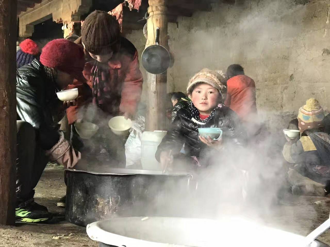 宁波贤宇美术教育培训有限公司公益回顾丨家国同欢月同圆 温暖满载甘孜州(图10) 宁波贤宇美术教育培训有限公司公益回顾丨家国同欢月同圆 温暖满载甘孜州(图10)