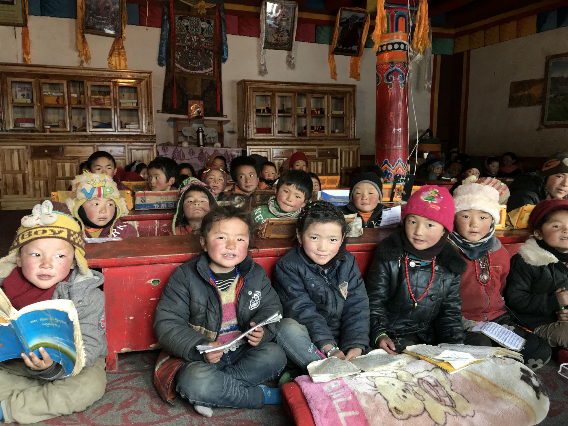 宁波贤宇美术教育培训有限公司公益回顾丨家国同欢月同圆 温暖满载甘孜州(图11) 宁波贤宇美术教育培训有限公司公益回顾丨家国同欢月同圆 温暖满载甘孜州(图11)